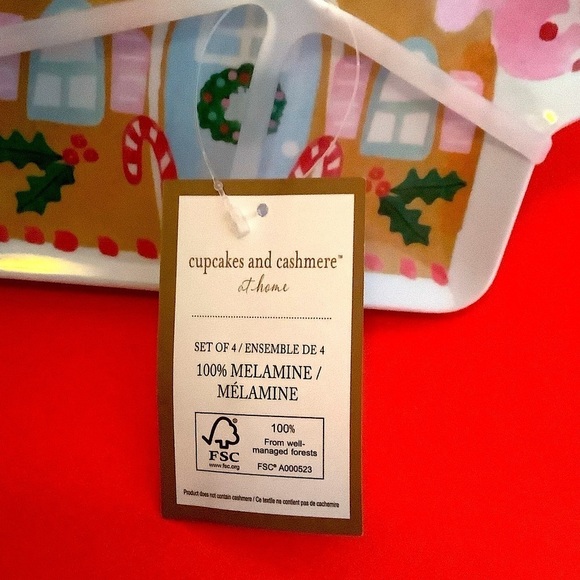 Cupcakes & Cashmere Gingerbread House Melamine Snack Plates 4 pc. New - Picture 3 of 3